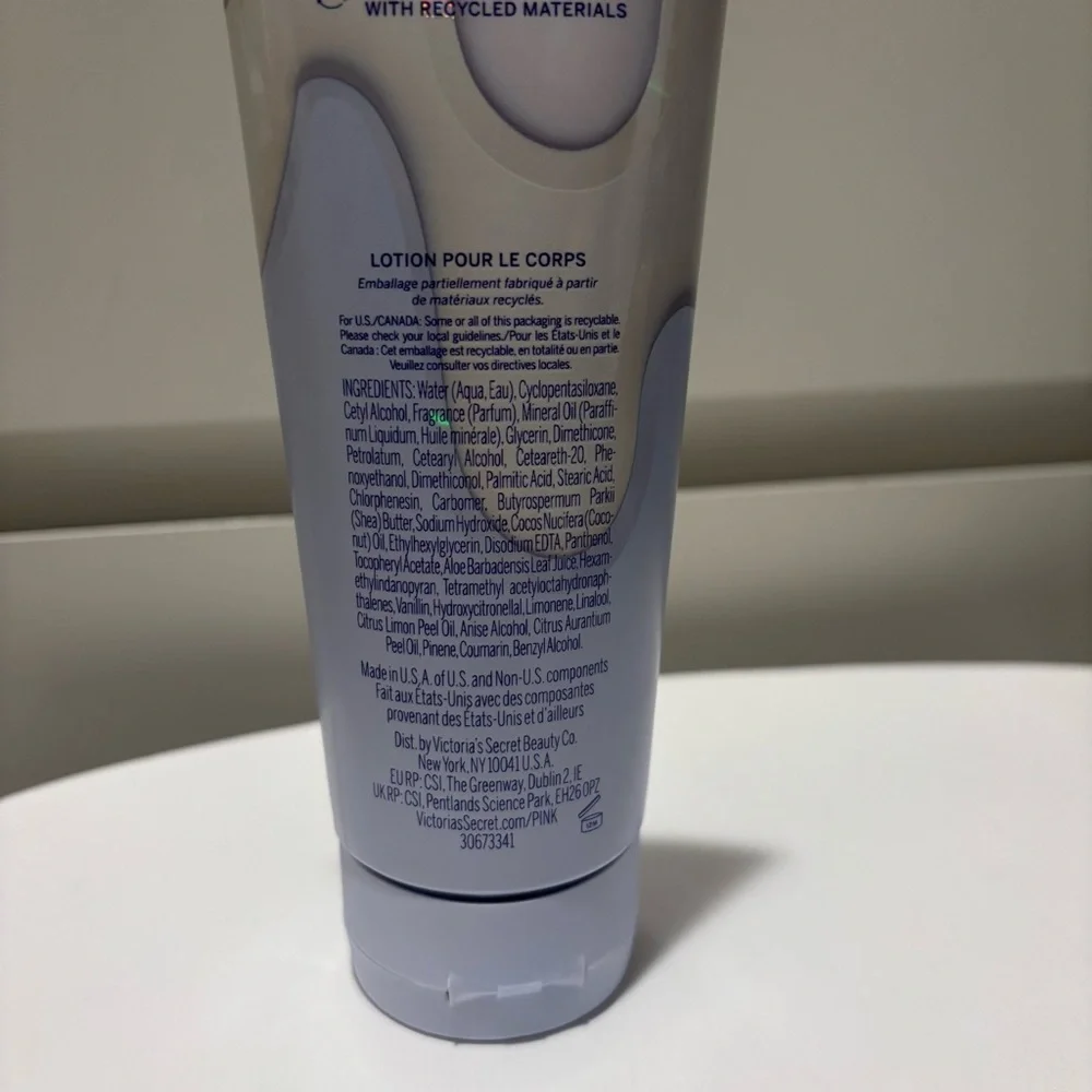 VS PINK Cool & Bright Creme Body Lotion